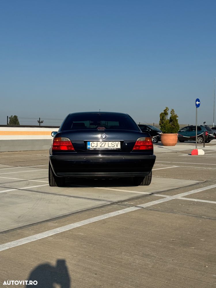 BMW Seria 7 728iA - 4