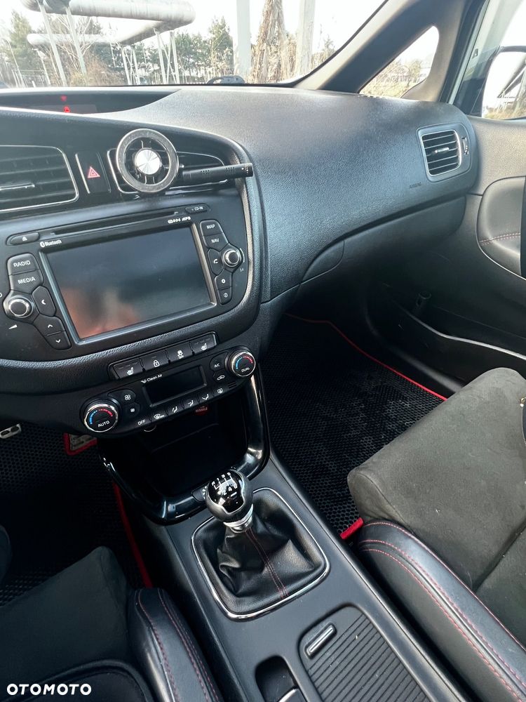 Kia Ceed 1.6 T-GDI GT - 22