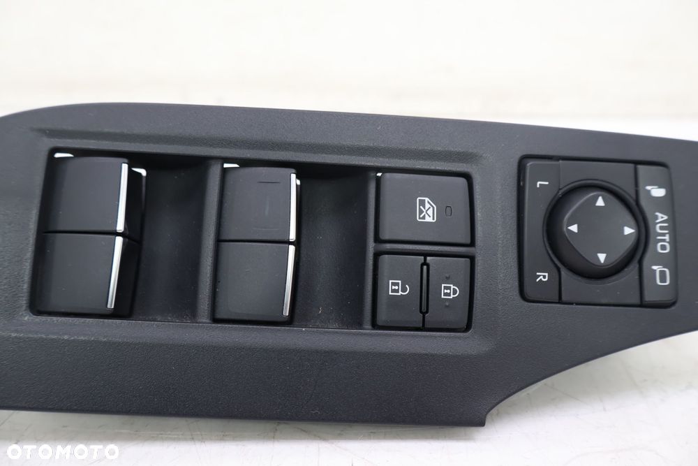 TOYOTA RAV4 V PRZEŁĄCZNIK PANEL SZYB LEWY PRZÓD 84040-42030 - 4