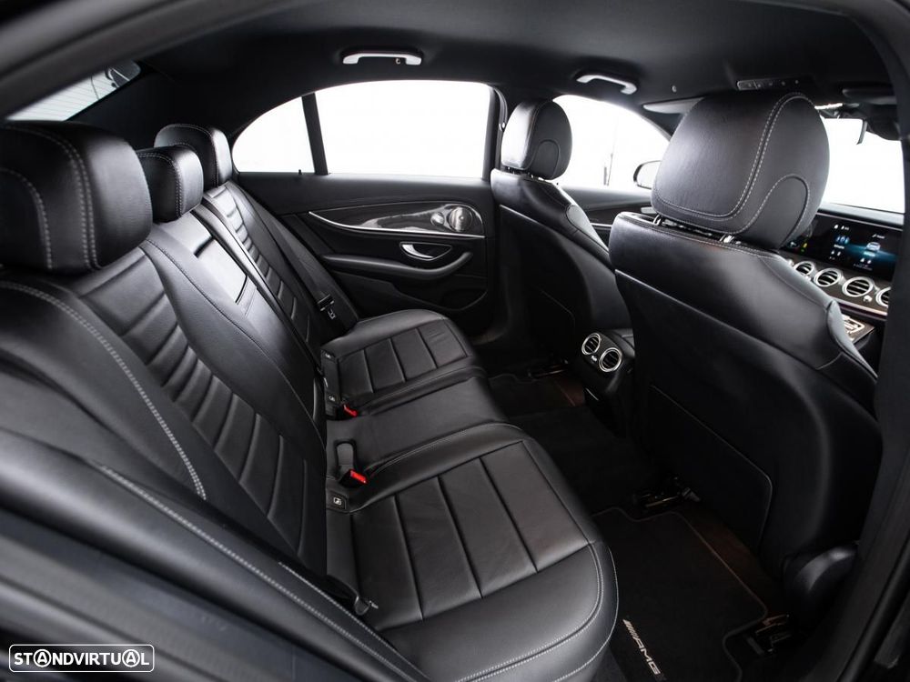 Mercedes-Benz E 300 de 4Matic 9G-TRONIC AMG Line — fotografia 11