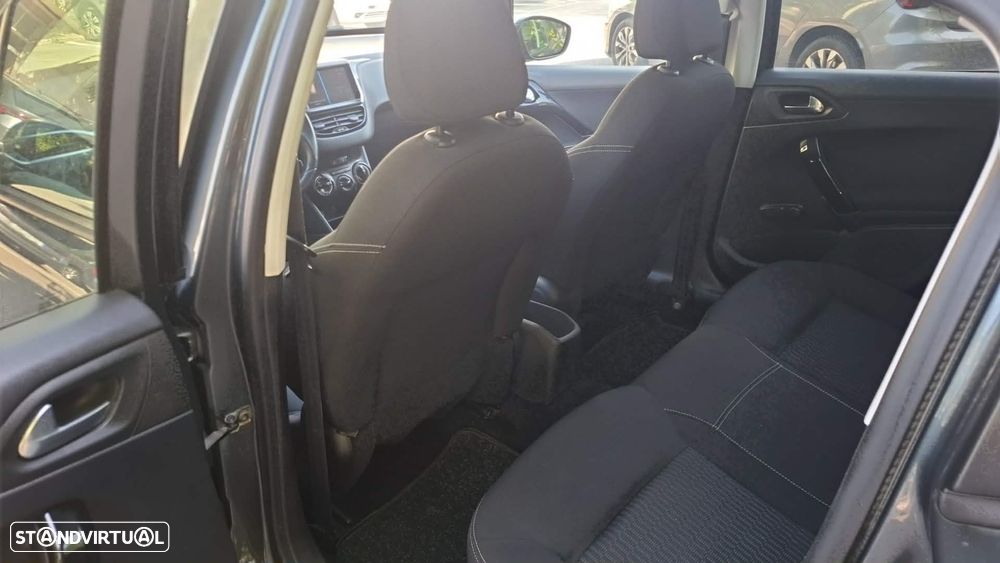 Peugeot 208 1.2 PureTech Style - 13