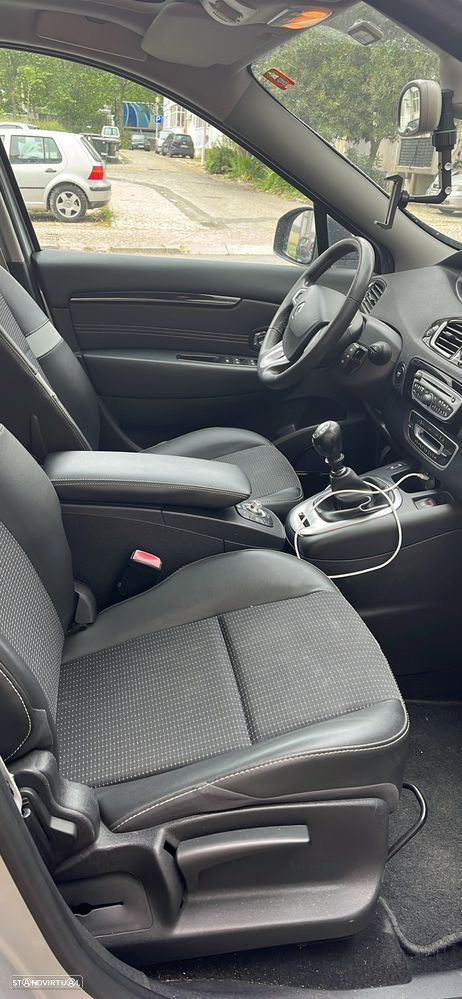 Renault Grand Scénic 2012 photo 4