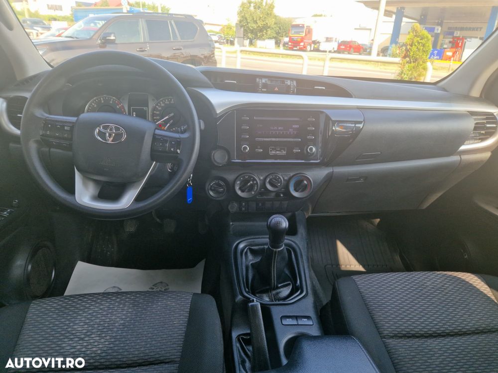 Toyota Hilux 2.4D 150CP 4x4 Double Cab 6MT Comfort - 11