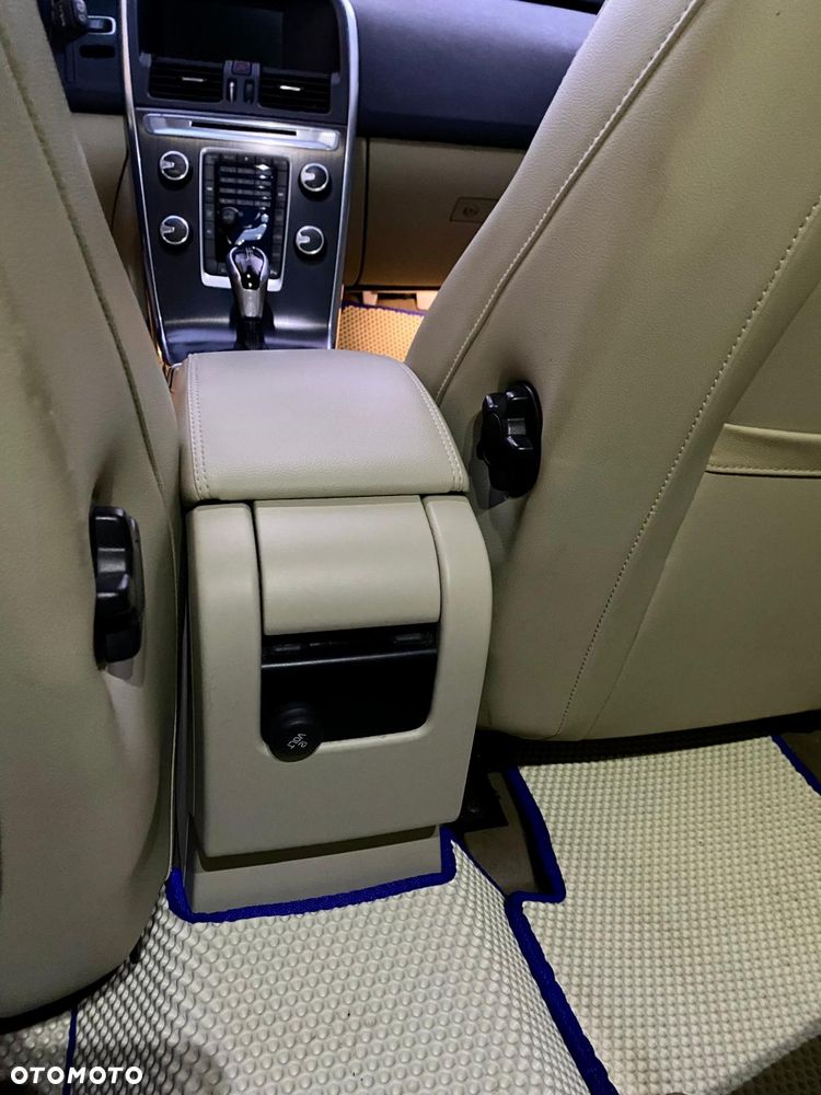 Volvo XC 60 T5 Geartronic Momentum - 19