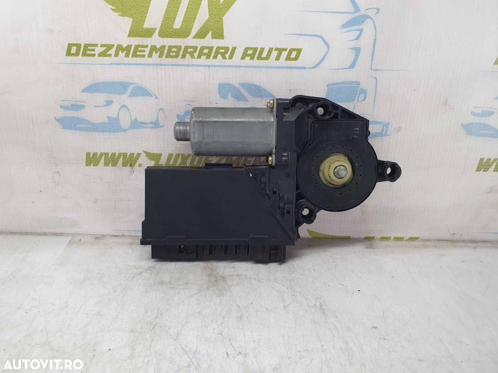 Motoras macara dreapta fata 0130821764 Volkswagen VW Touareg generati - 3