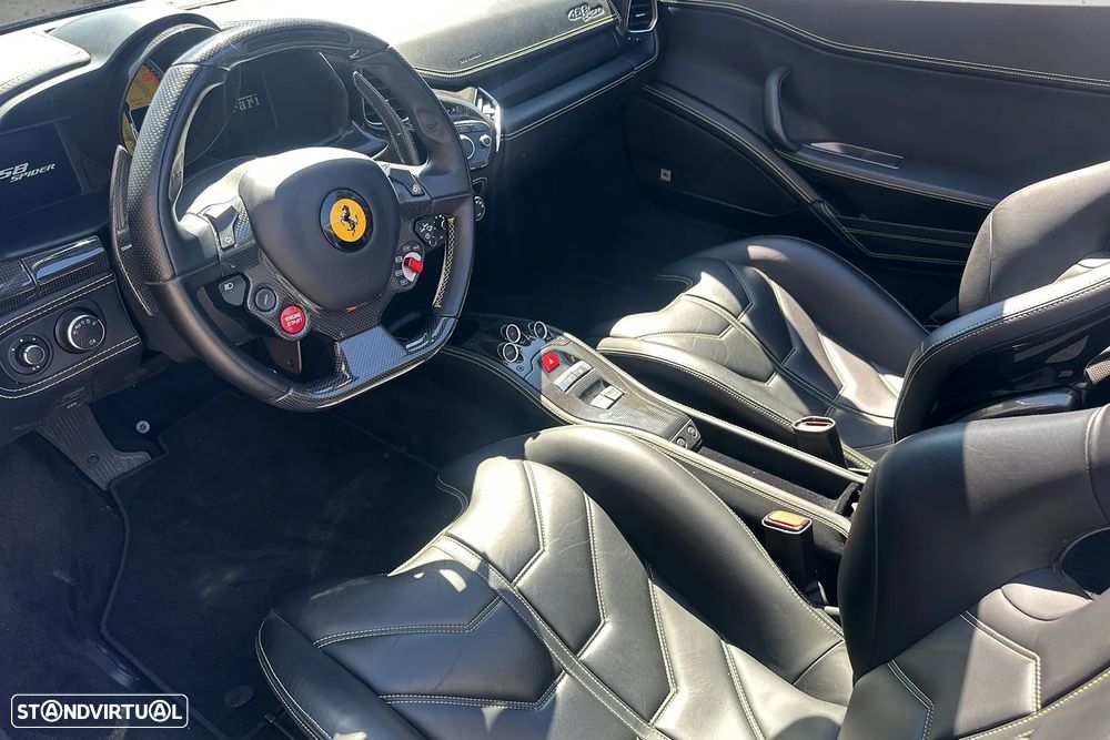 Ferrari 458 Italia Spider - 13