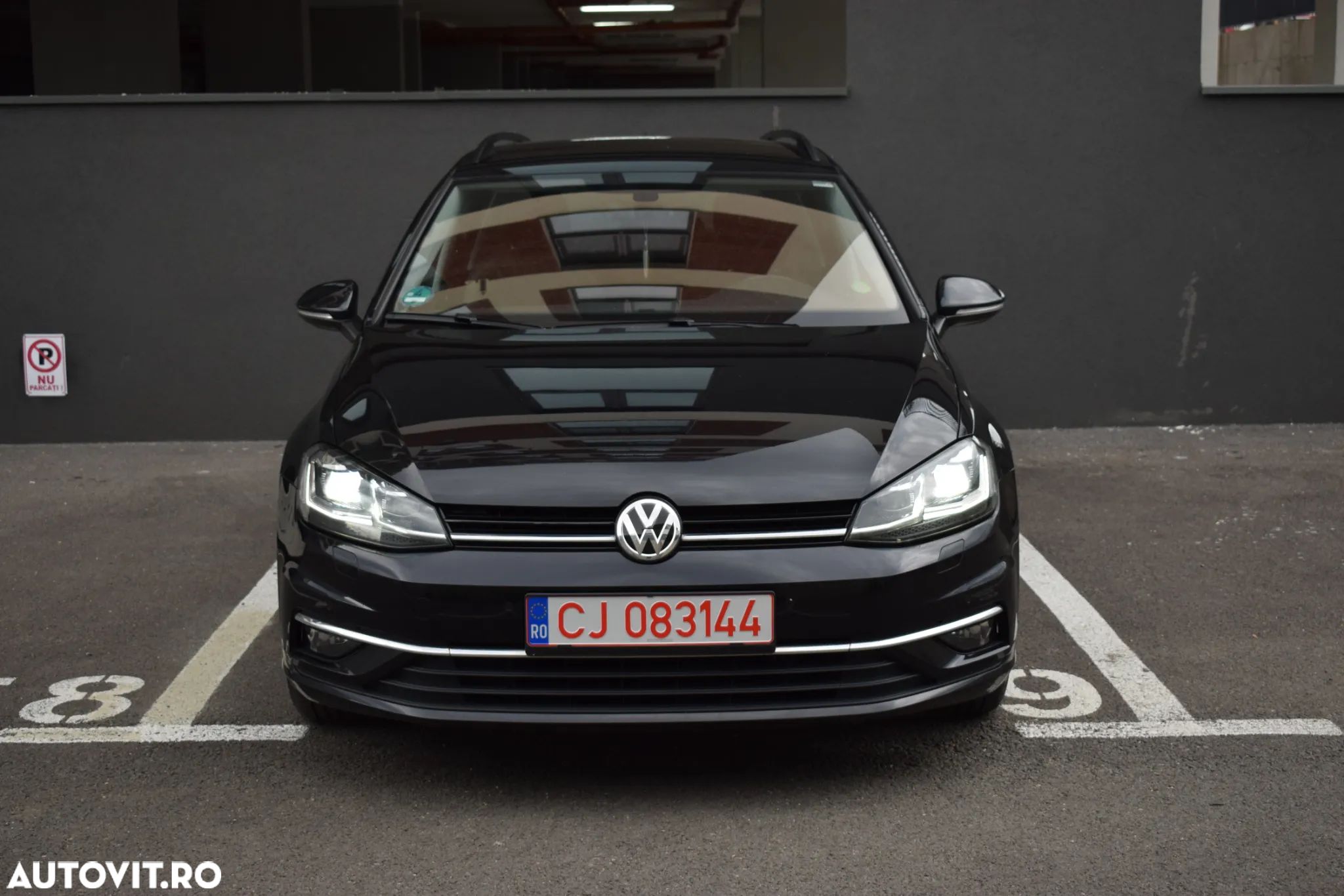 Volkswagen Golf 2.0 TDI Highline - 1