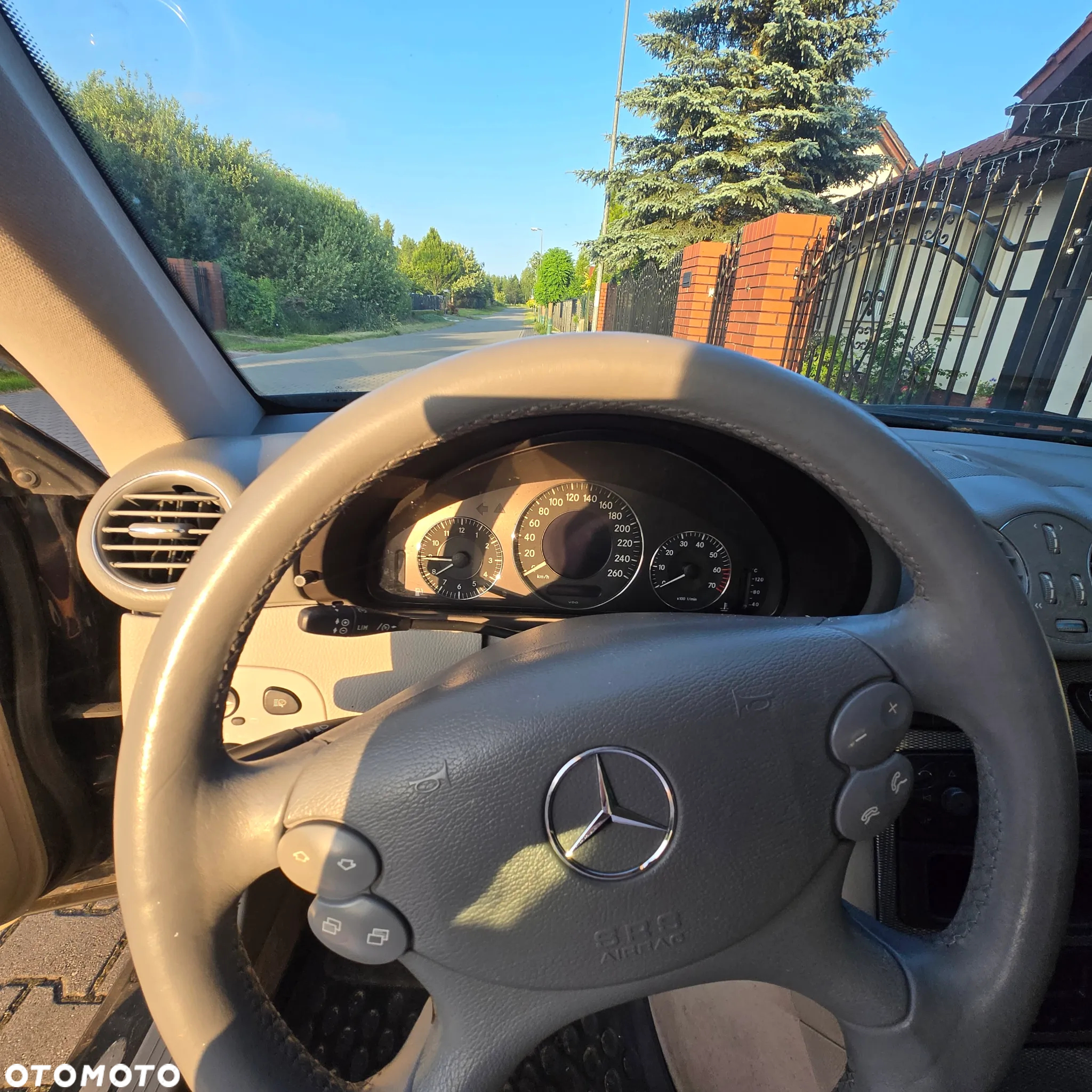 Mercedes-Benz CLK - 13