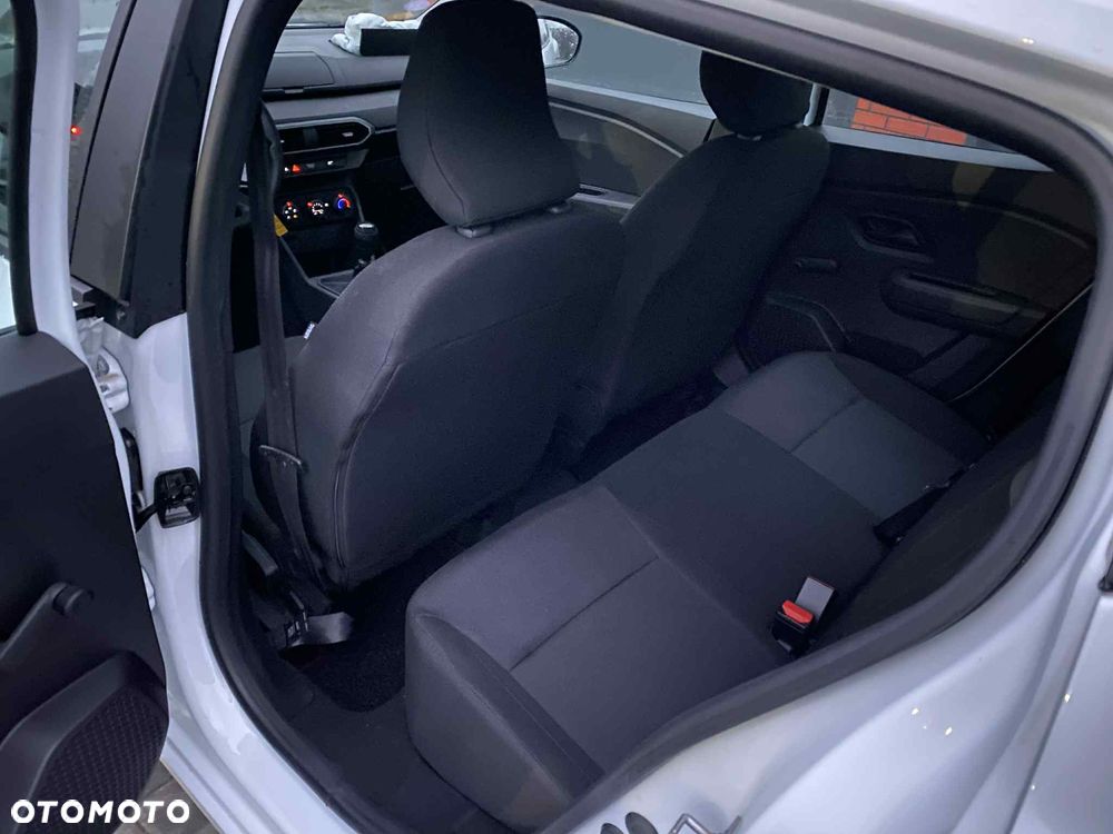 Dacia Sandero SCe 65 Essential - 12