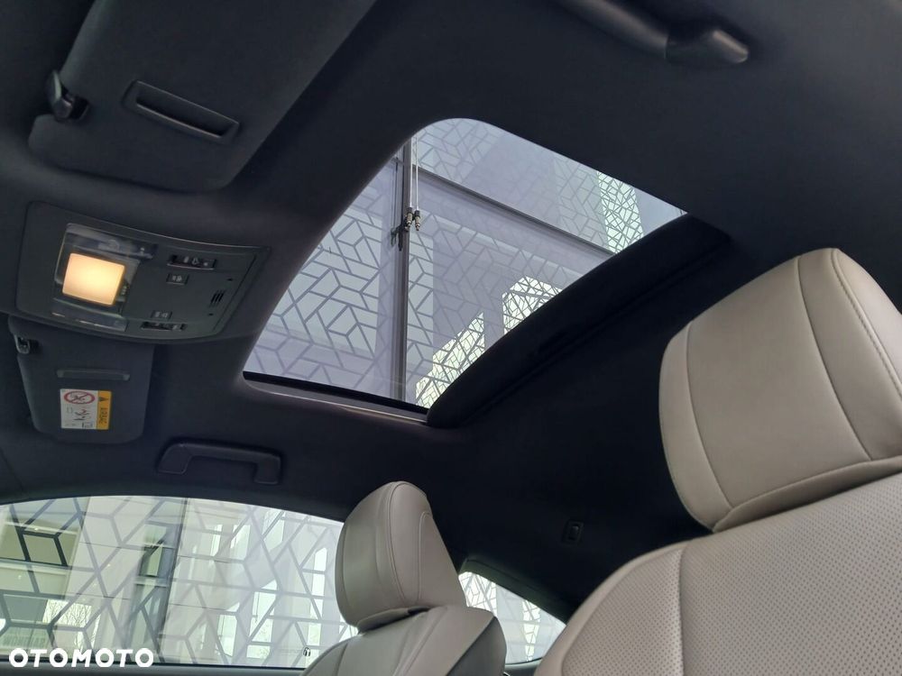 Lexus RC 200t / 300 F Sport - 25