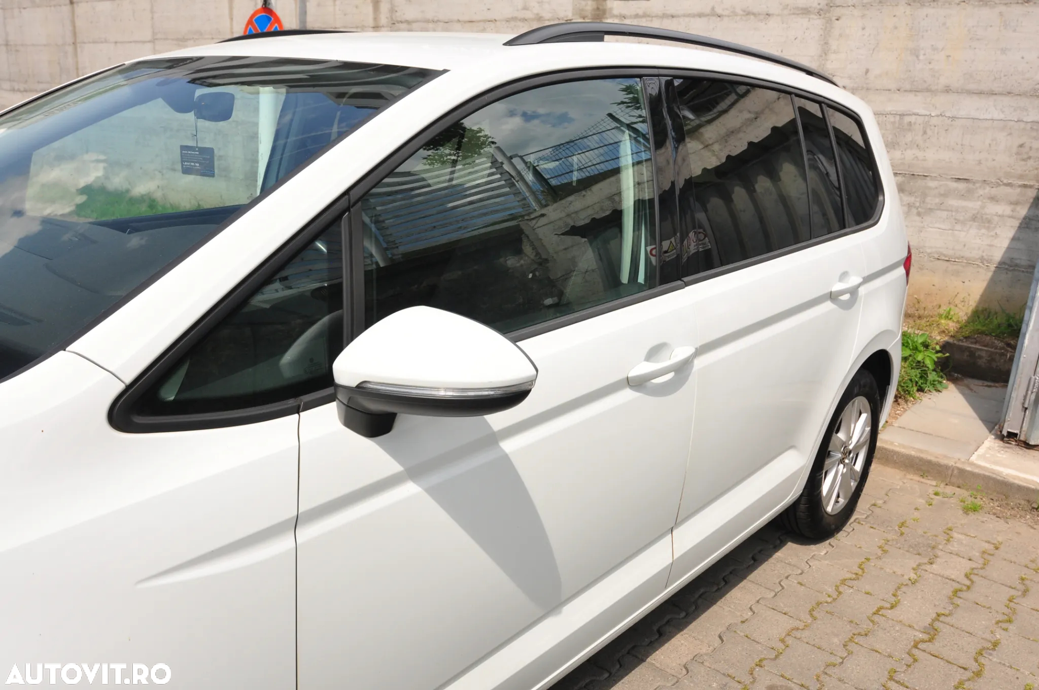 Volkswagen Touran 2.0 TDI SCR (BlueMotion Technology) DSG Comfortline - 9