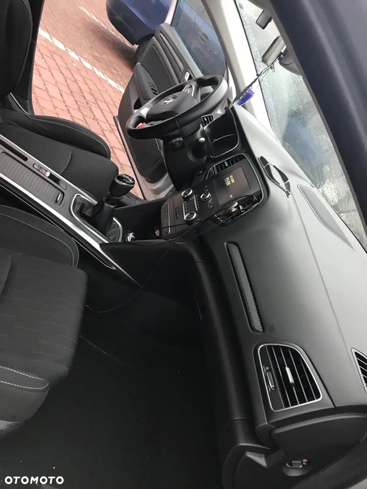 Renault Megane 1.5 Blue dCi Intens - 20