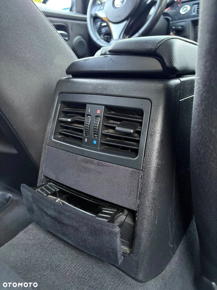 BMW Seria 3 318i - 15