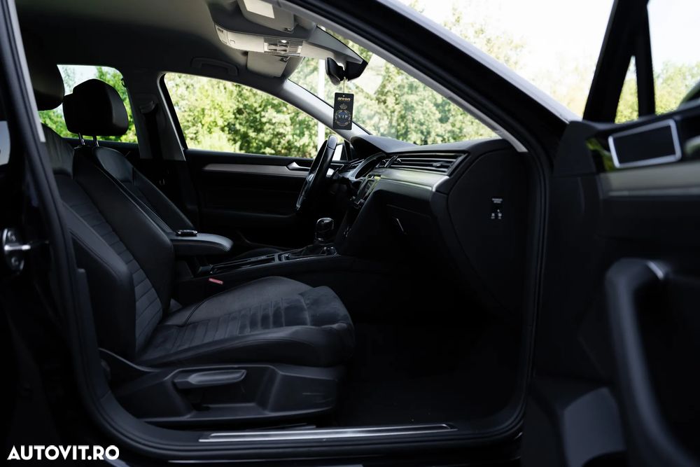 Volkswagen Passat 2.0 TDI DSG 4Motion Highline - 15