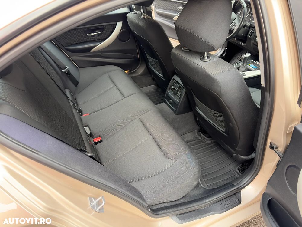 BMW Seria 3 320d - 18