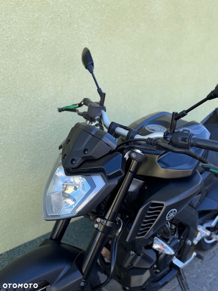 Yamaha MT - 28
