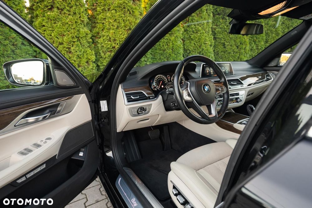 BMW Seria 7 - 10
