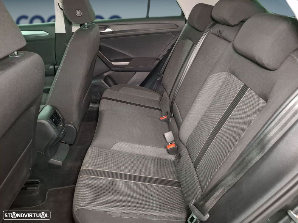 Volkswagen T-Roc 1.0 TSI Life — fotografia 14