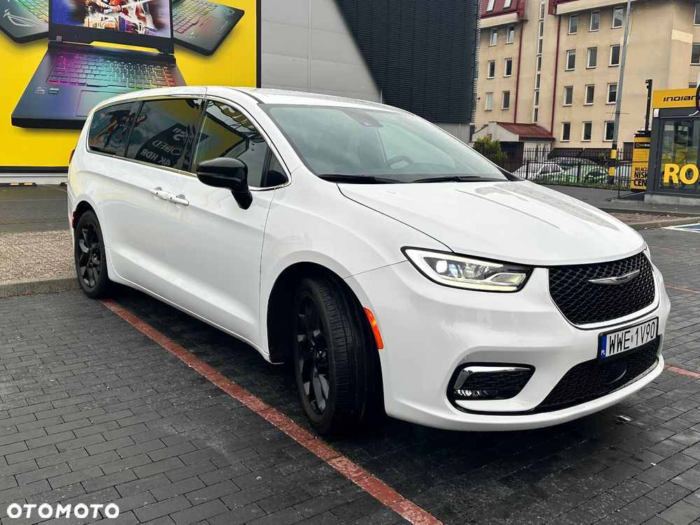 Chrysler Pacifica - 2