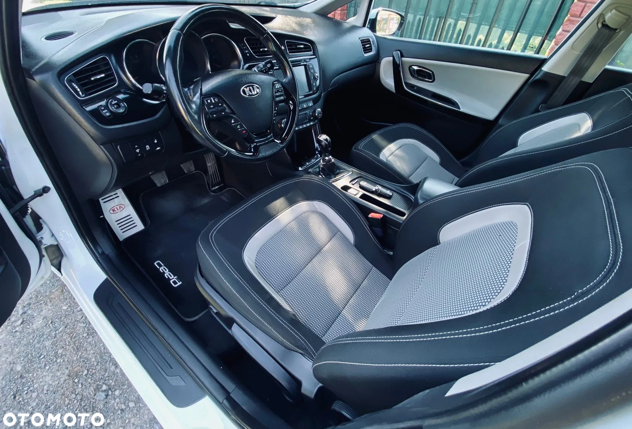 Kia Ceed 1.6 CRDi 128 Platinum Edition - 18