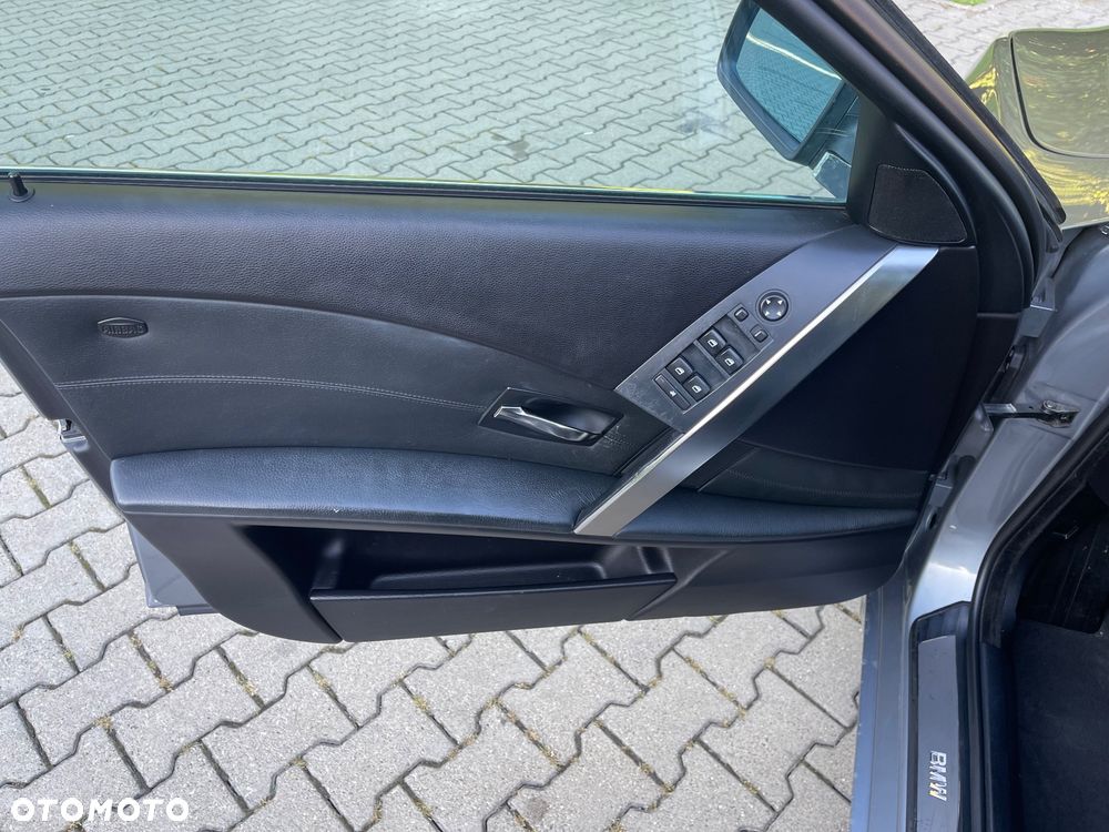 BMW Seria 5 520i - 17
