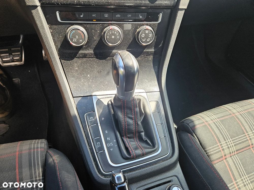 Volkswagen Golf GTI (BlueMotion Technology) DSG - 19
