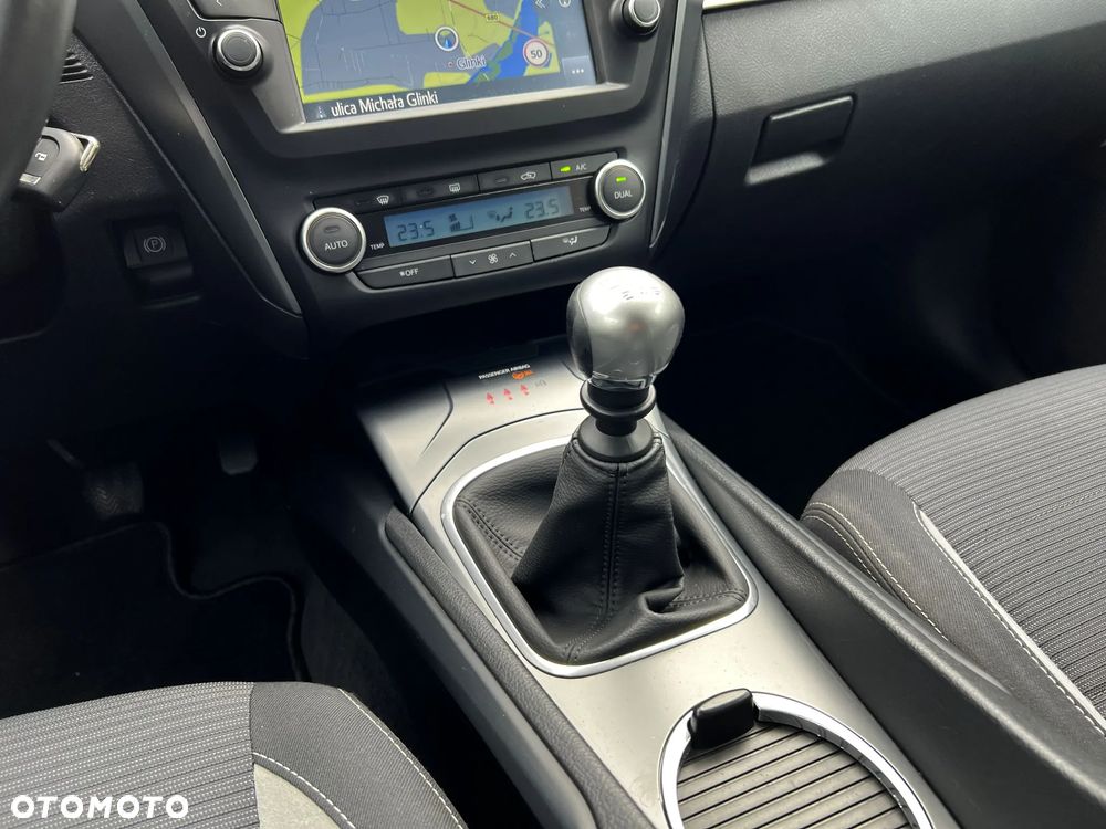 Toyota Avensis 1.6 Business Edition - 29