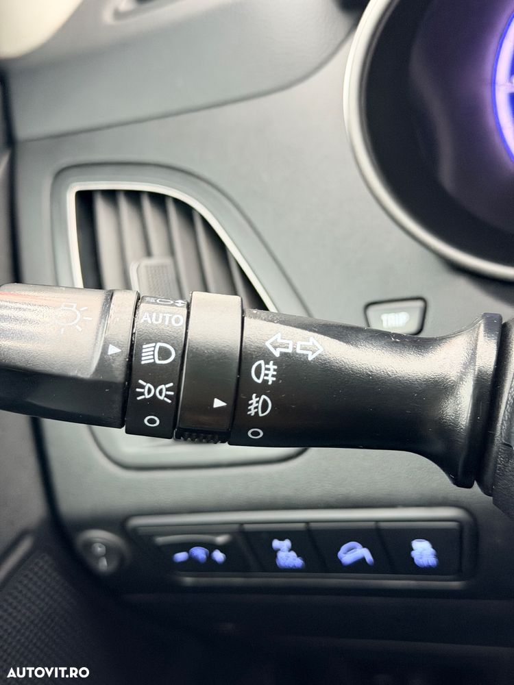 Hyundai ix35 2.0 CRDI 4WD Fifa World Cup Gold Edition - 26