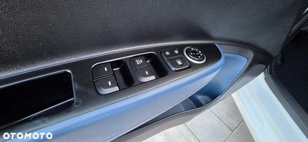 Hyundai i10 1.0 BlueDrive Black Line - 9