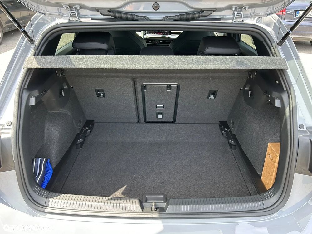 Volkswagen Golf 1.5 eTSI mHEV R-Line DSG - 11