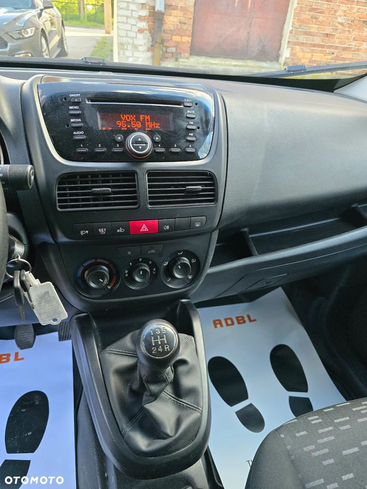 Opel COMBO - 11