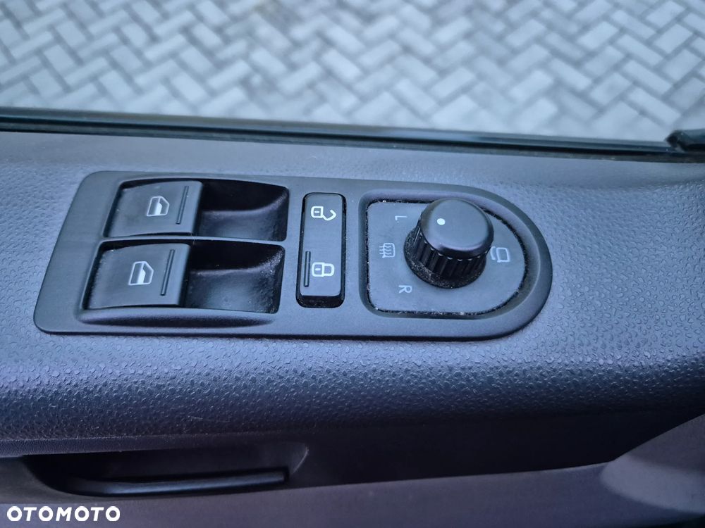 Volkswagen Transporter Lang EU6 Plus Trendline - 12