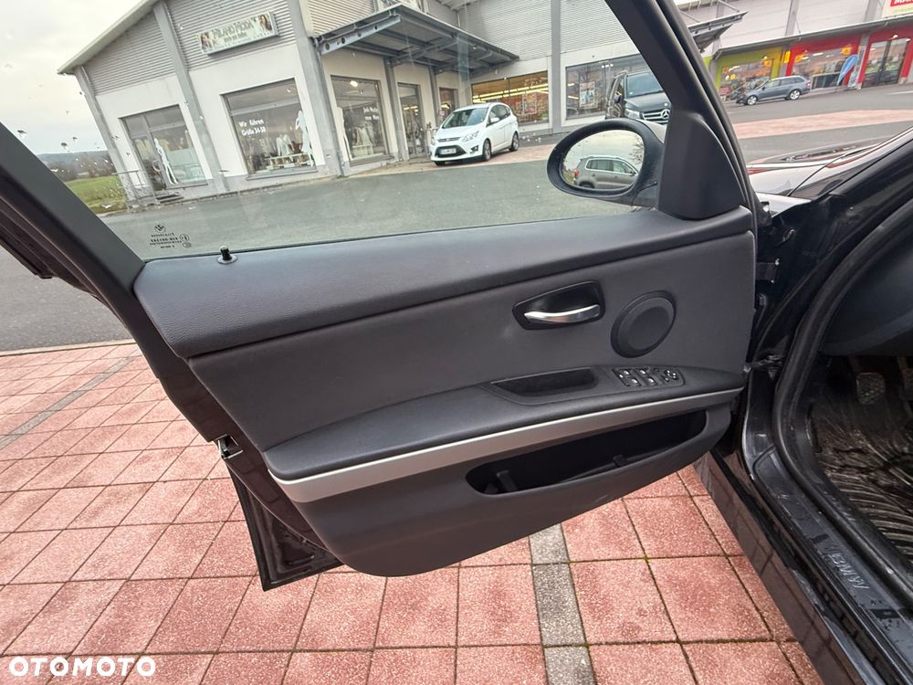 BMW Seria 3 318i Edition Exclusive - 13