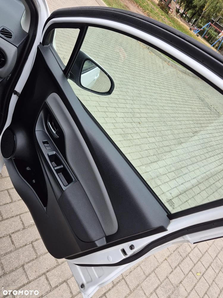 Toyota Yaris 1.5 Premium - 22