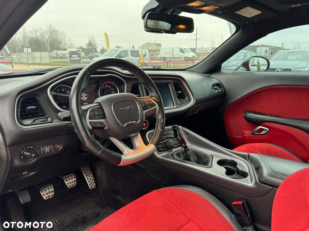 Dodge Challenger - 10