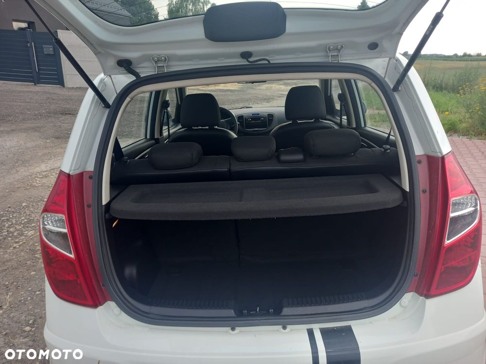 Hyundai i10 1.1 UEFA EURO 2012 Edition - 9