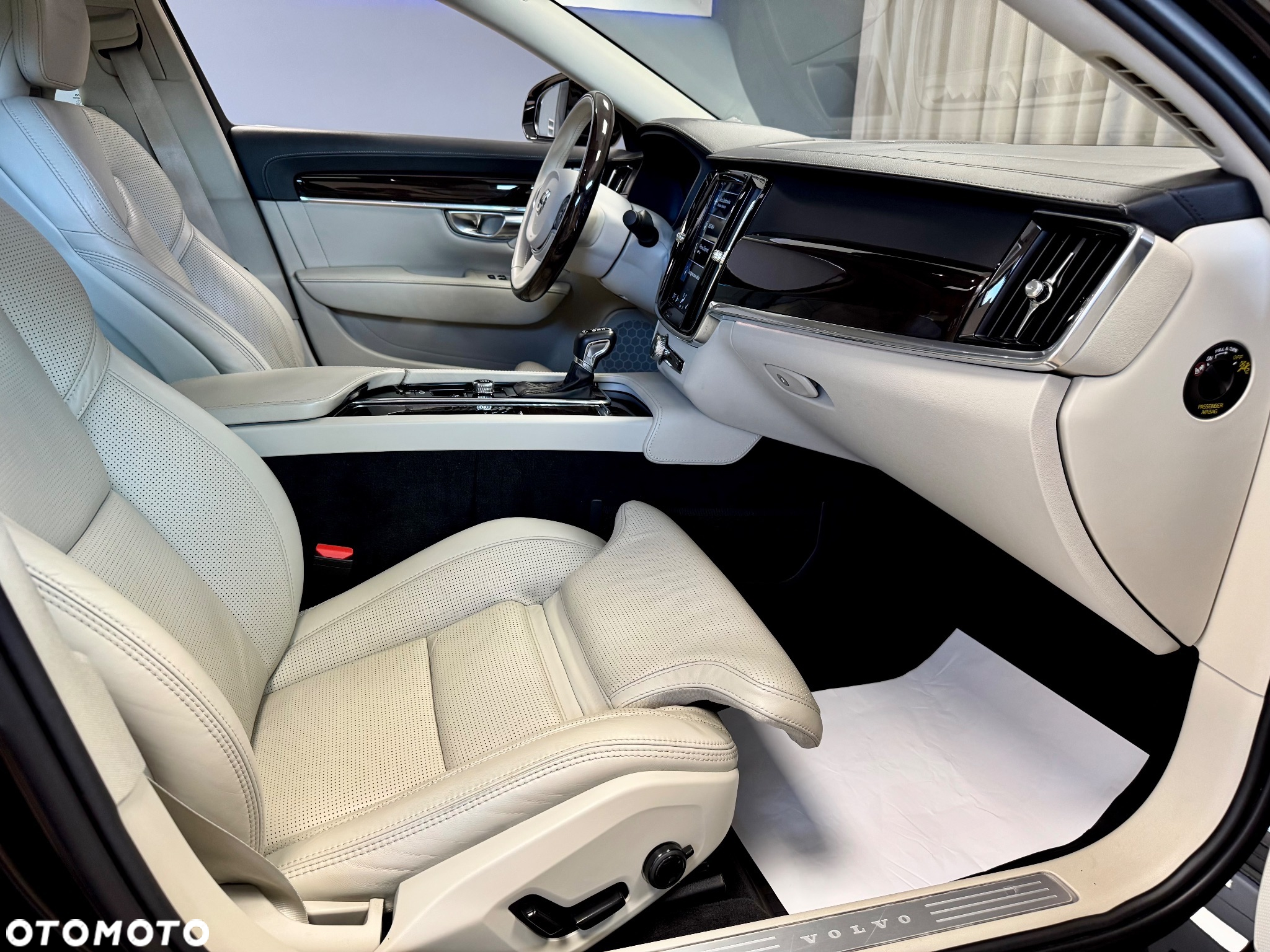 Volvo S90 D5 SCR AWD Inscription - 28