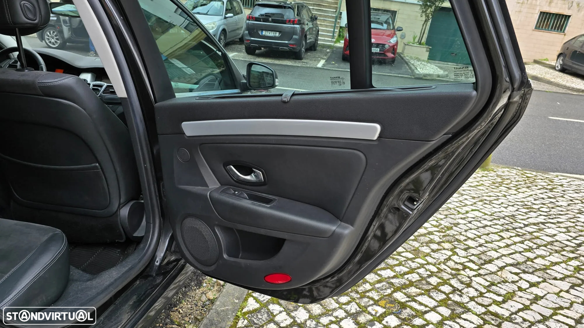 Renault Laguna Break 2.0 dCi Dynamique S - 11