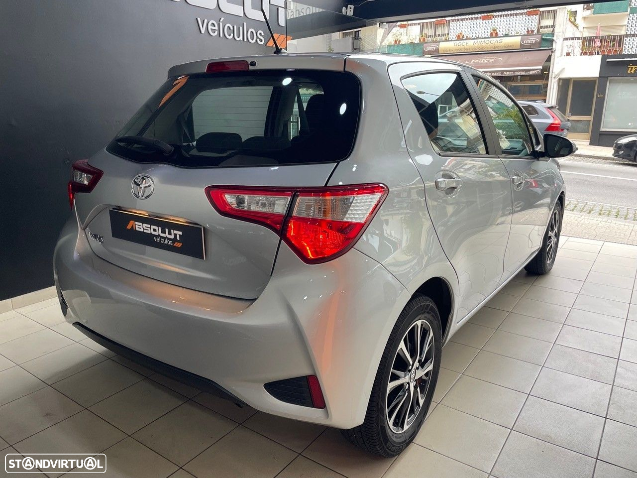 Toyota Yaris 1.0 VVT-i Comfort - 6
