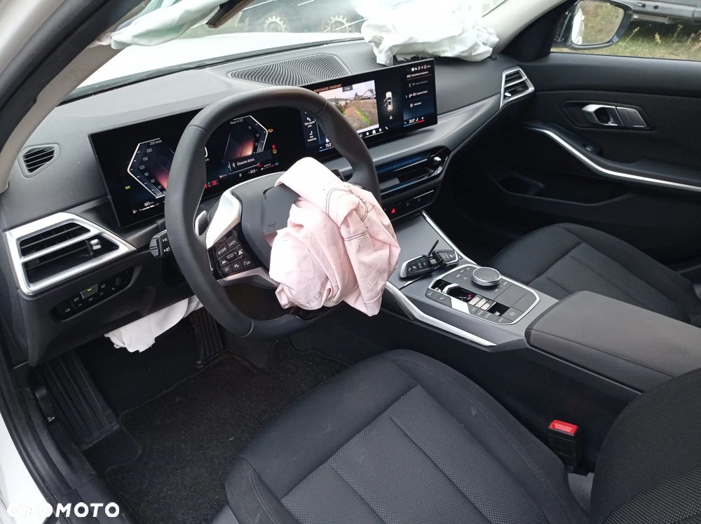 BMW Seria 3 318d mHEV - 17