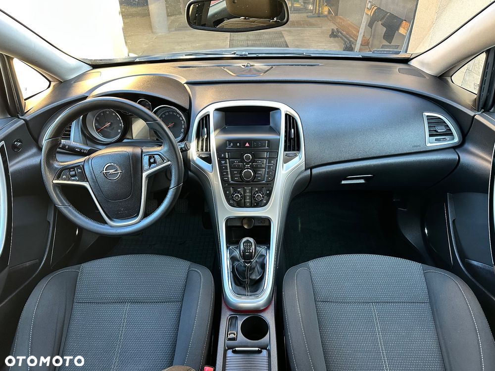 Opel Astra 1.4 T Cosmo - 24