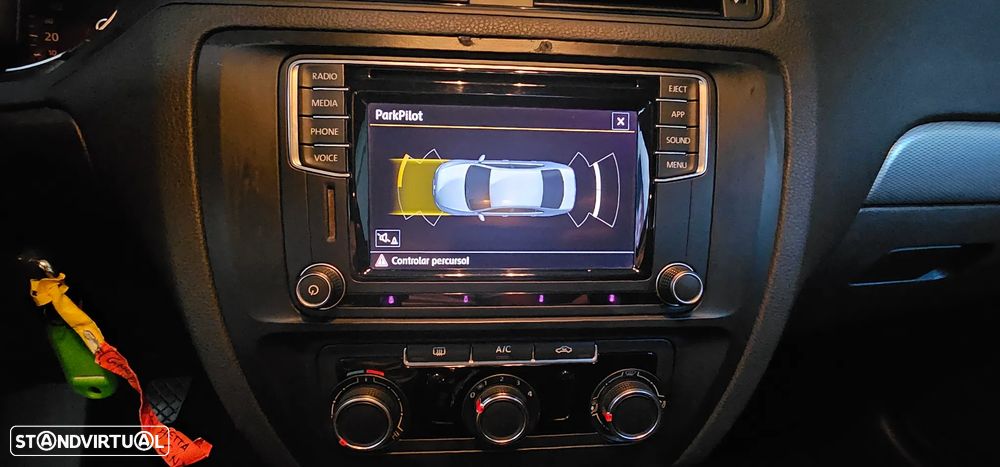 VW Jetta 2.0 TDI Confortline - 53