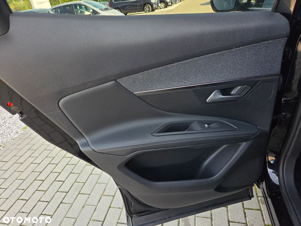 Peugeot 3008 PureTech 130 Stop & Start GPF EAT8 Allure - 27