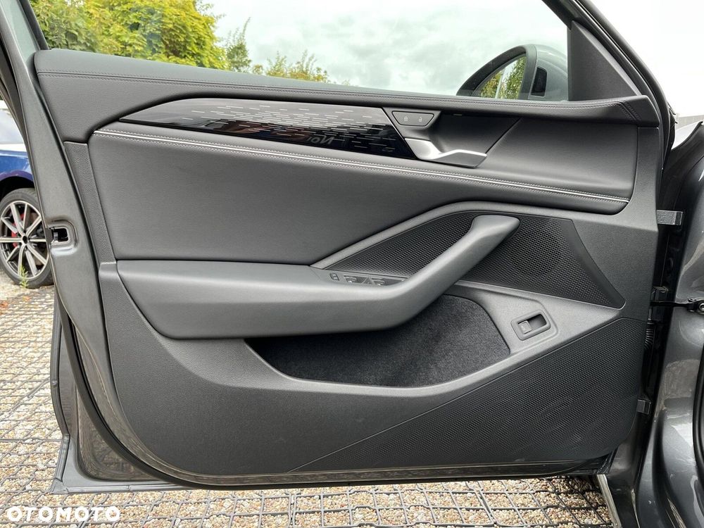 Volkswagen Passat - 11