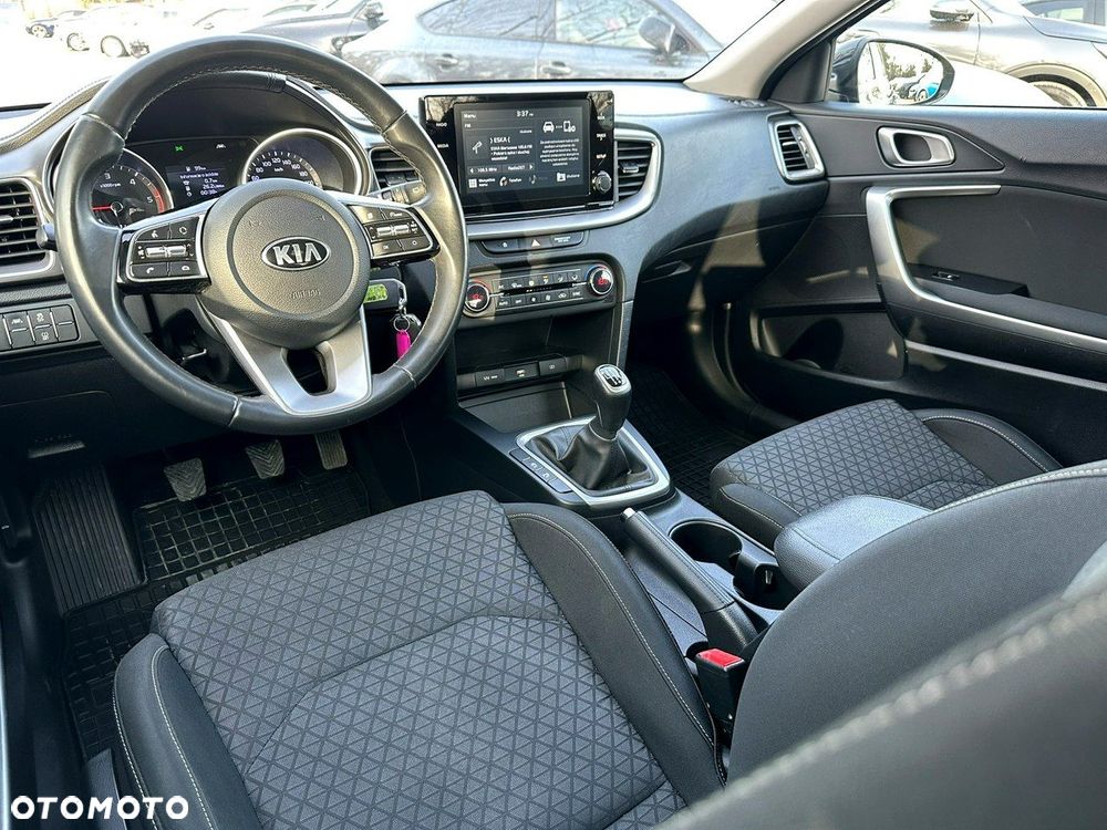 Kia Ceed - 22
