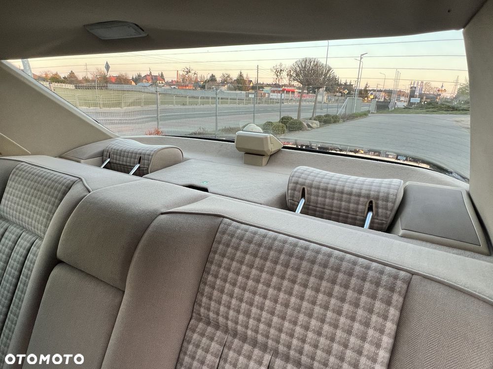 Mercedes-Benz Klasa E 260 - 27