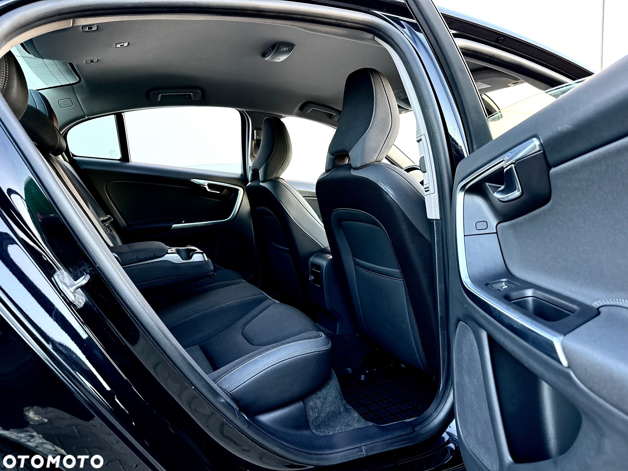 Volvo S60 D3 Momentum - 29