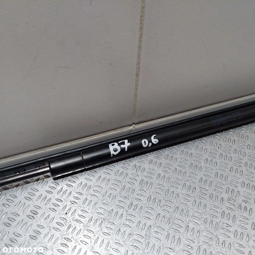 SIŁOWNIK MASKI PRZÓD AUDI A4 B7 R2007 - 2