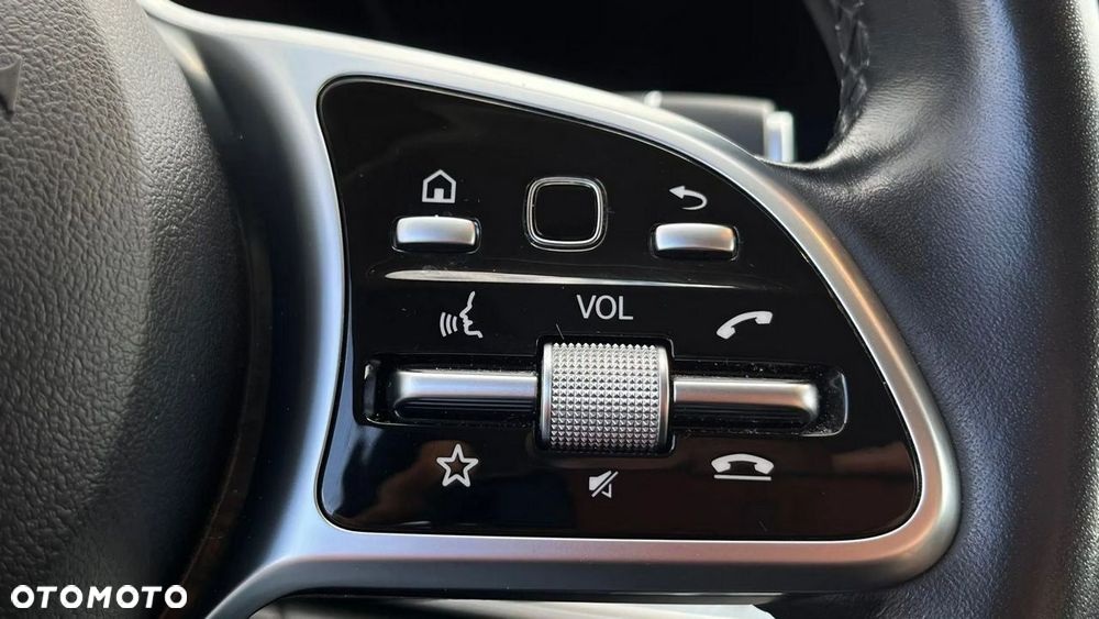 Mercedes-Benz Klasa E 220 d 4-Matic 9G-TRONIC - 23