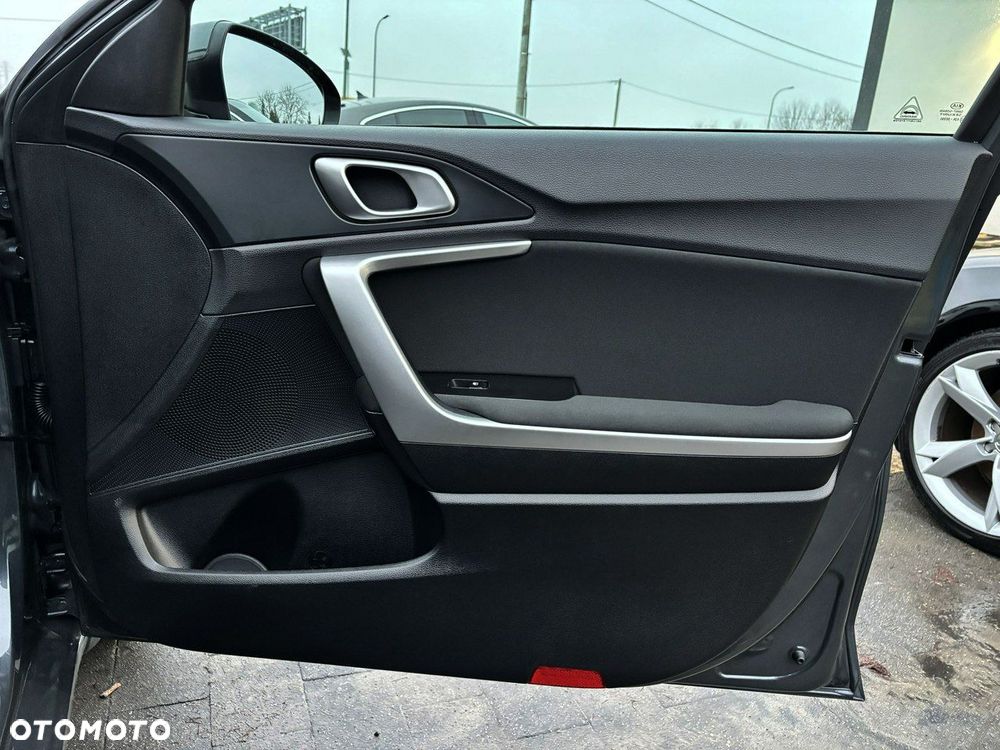 Kia Ceed - 21